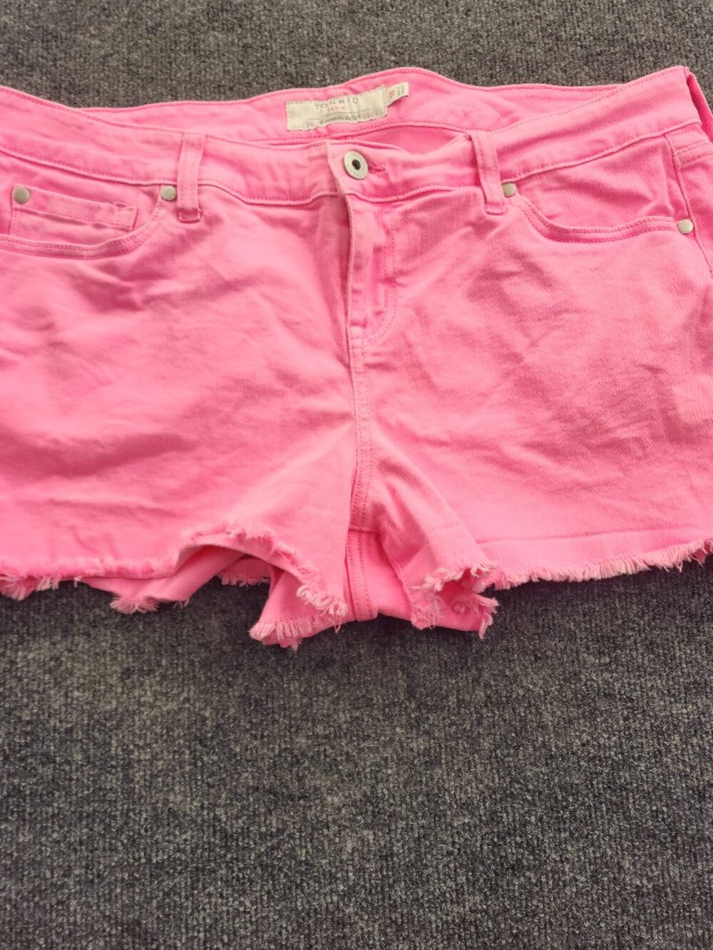 Barbiecore Hot Pink Denim Shorts Frayed Raw Hem Summer Plus Size 16 - Picture 3 of 11